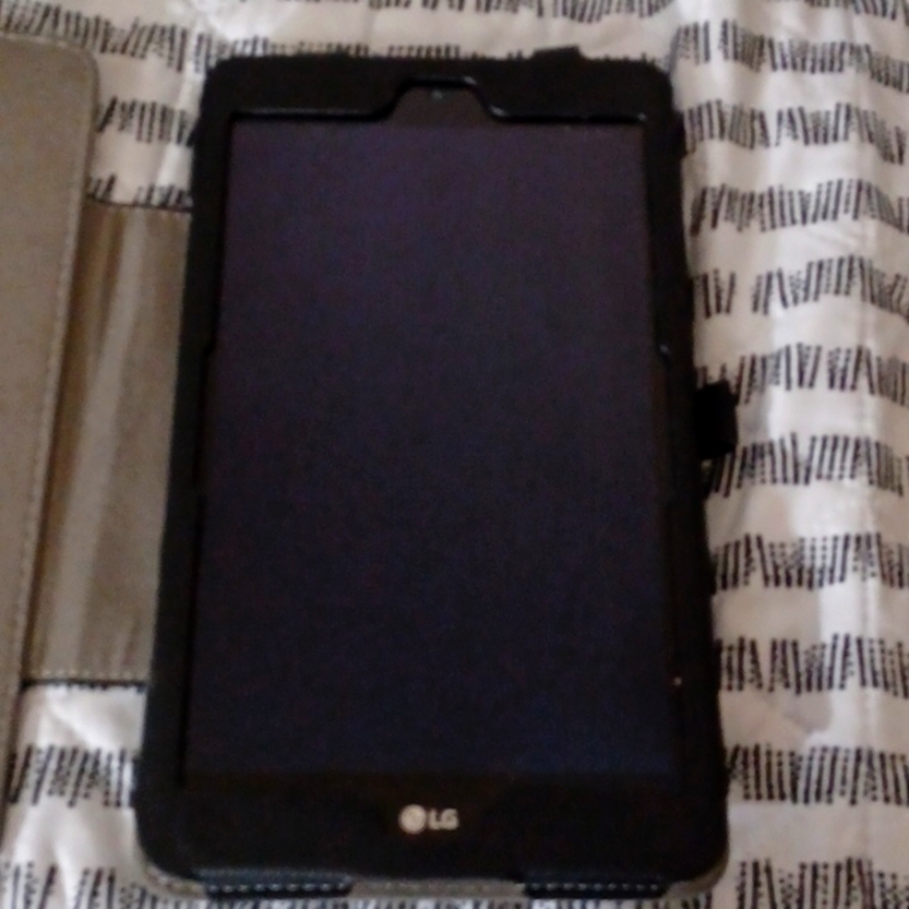 LG G2 Tablet wl Charging speaker